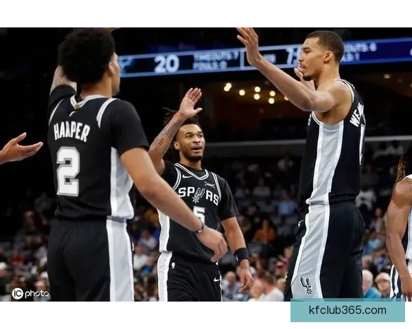 马刺豪取七连胜大胜灰熊锁定季后赛 文班19分15篮板7盖帽助力23胜